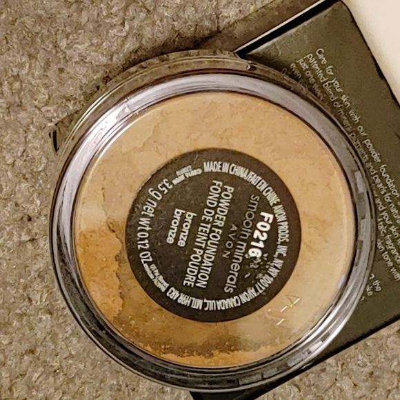 Powder foundation - Picture 2 of 4